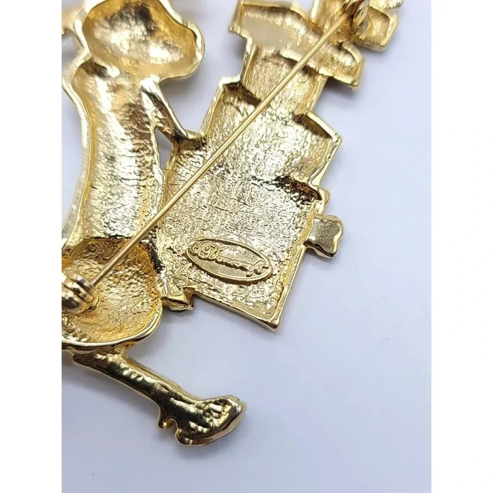 Danecraft Christmas Reindeer Brooch Enamel Gifts Gold Tone Pin Estate Vintage